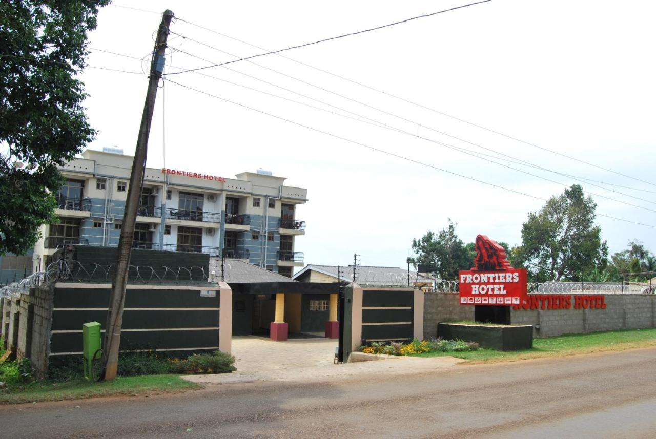 Frontiers Hotel 恩德培 外观 照片