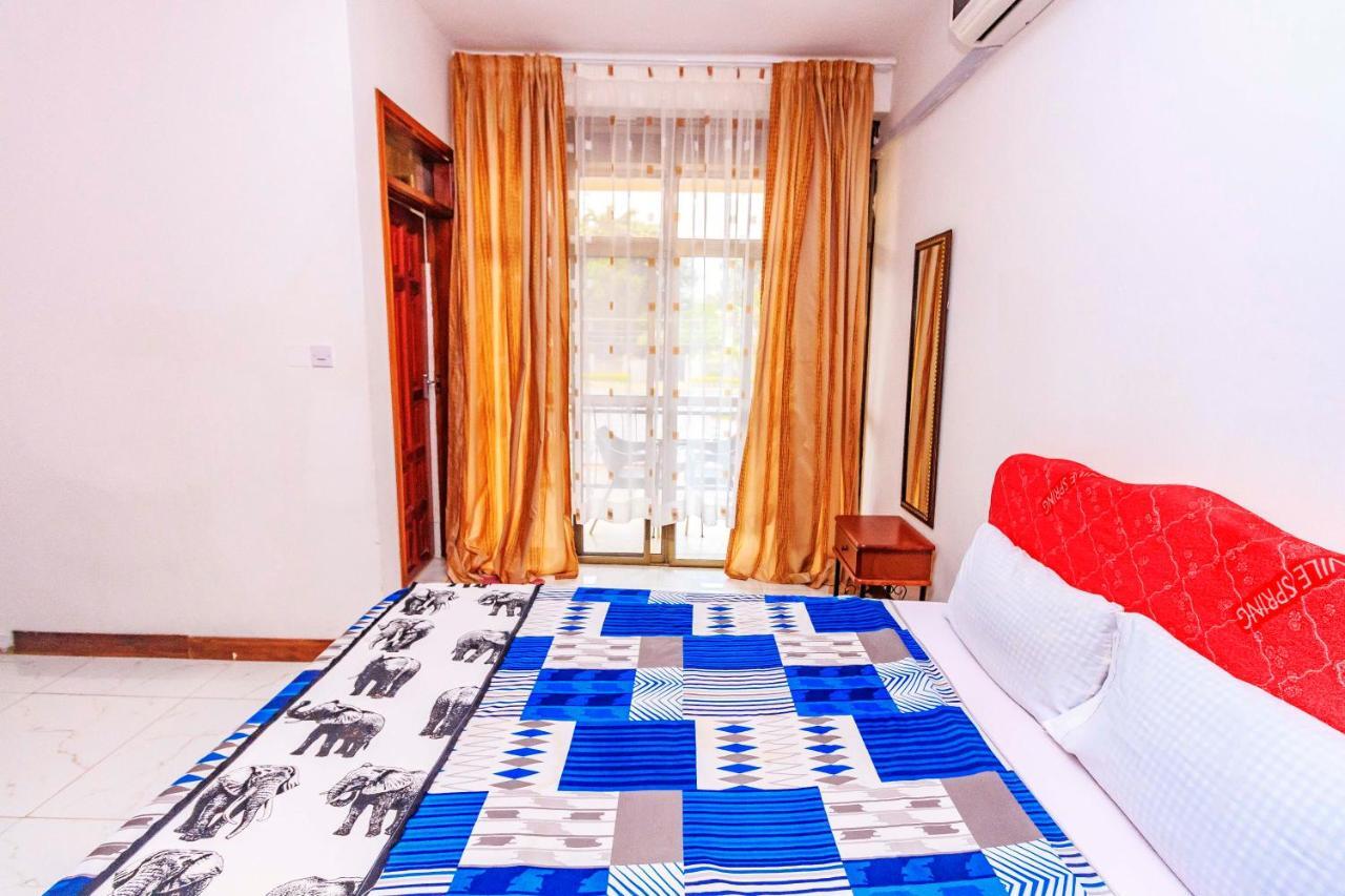 Frontiers Hotel 恩德培 外观 照片
