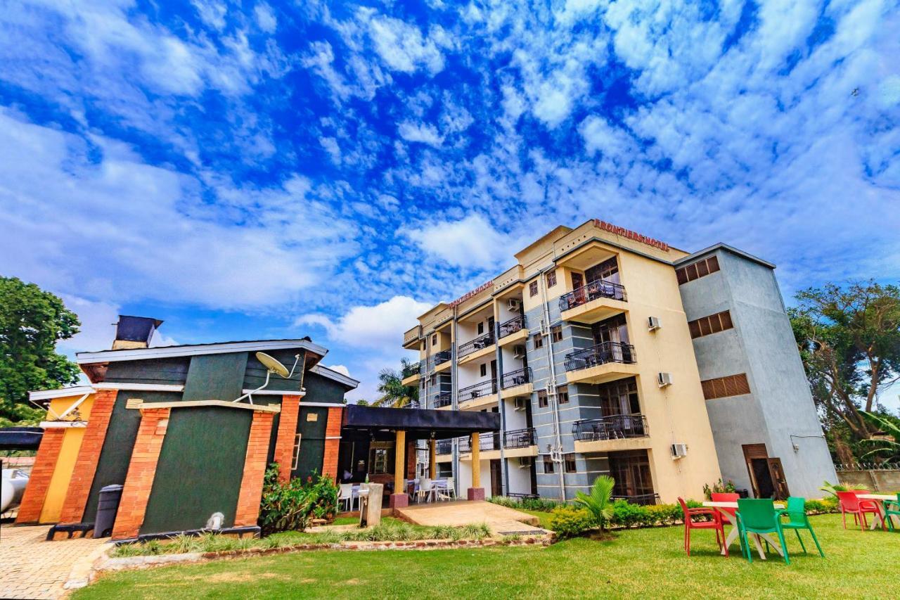Frontiers Hotel 恩德培 外观 照片